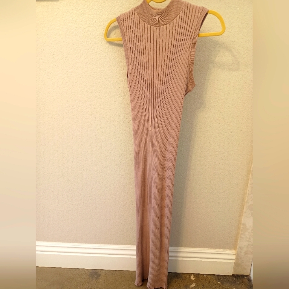 Zara Elegant Sleeveless Tan Dress